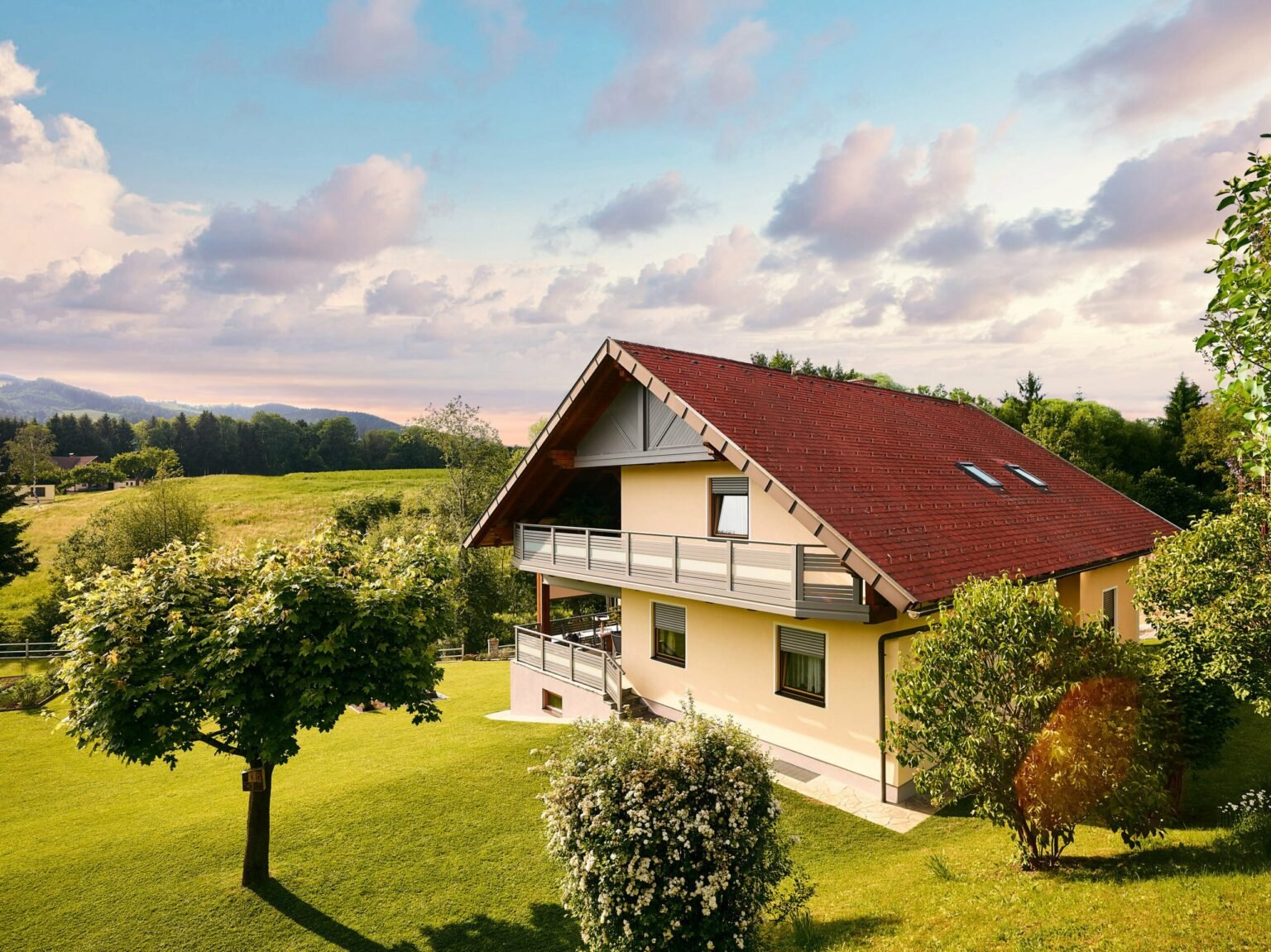 Balcone e terrazza insieme con scale per casa indipendente - Costruzione di balconi con Leeb Balconies